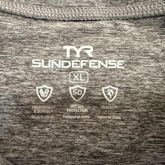 TYR Gray Short Sleeve Tee Sun Defense Shirt - Picture 3 of 3